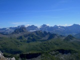 Unser Betrieb wird nach den Richtlinien von Bio Suisse und Kag Freiland bewirtschaftet. Im Sommer gehen alle Tiere auf die Alp. Dadurch bieten wir im Herbst Bio Alplmmer an.